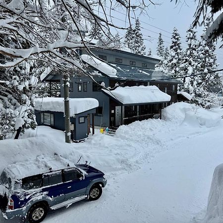 Bears Den Mountain Lodge Hakuba Exteriör bild